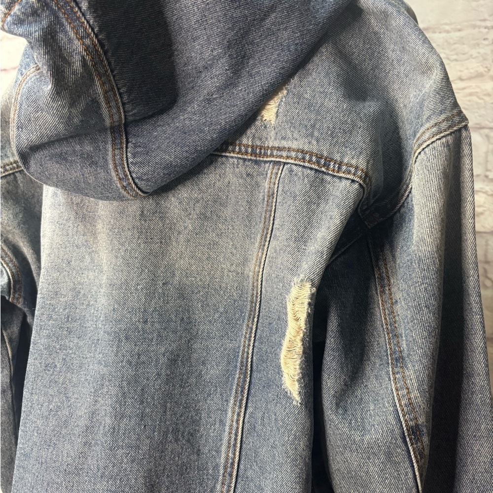 Bluivy Over Sized Denim Jacket With Removable Fur - Picture 8 of 13